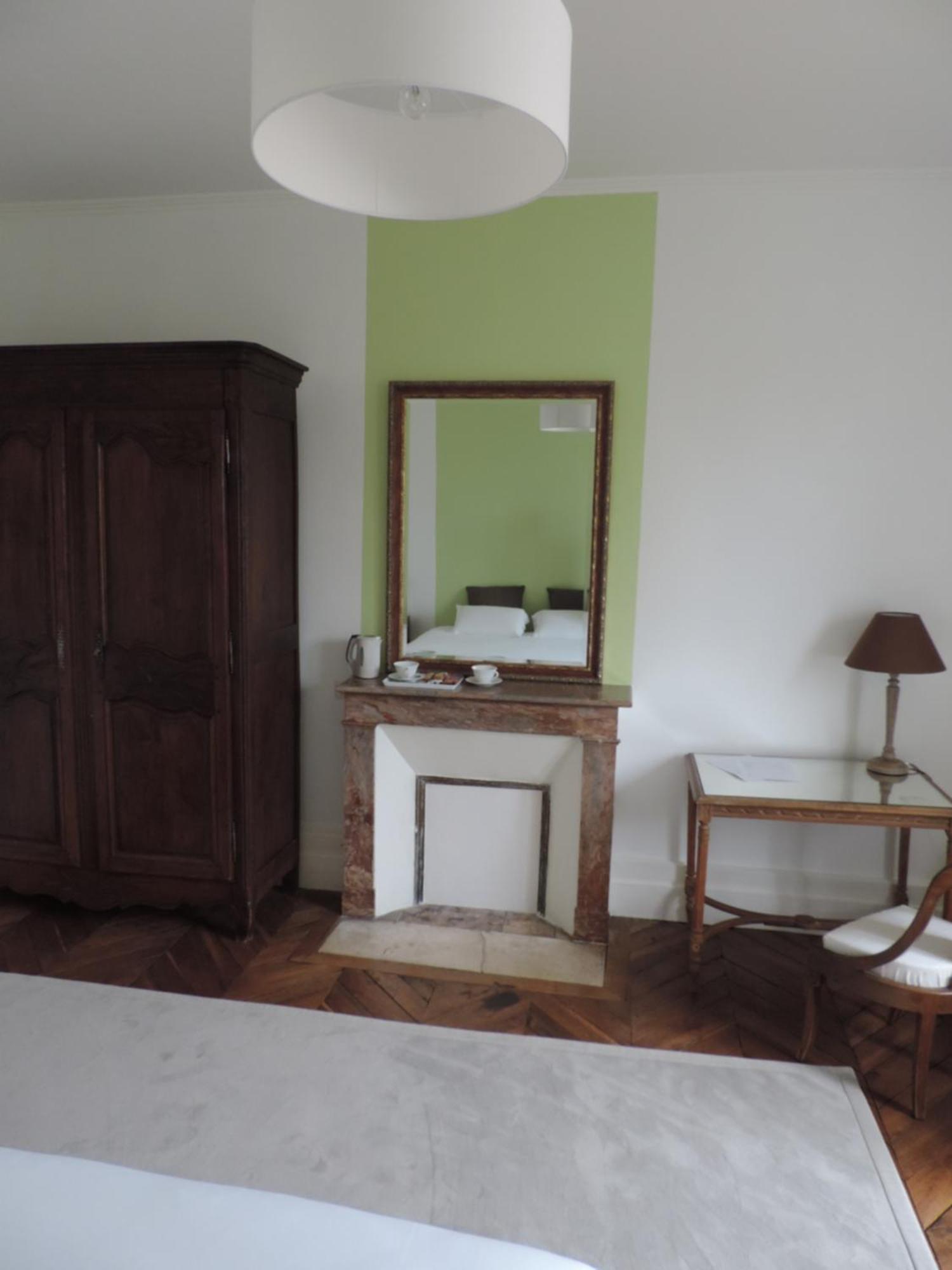 Bed and Breakfast Cedre Et Charme Saint-Branchs Экстерьер фото